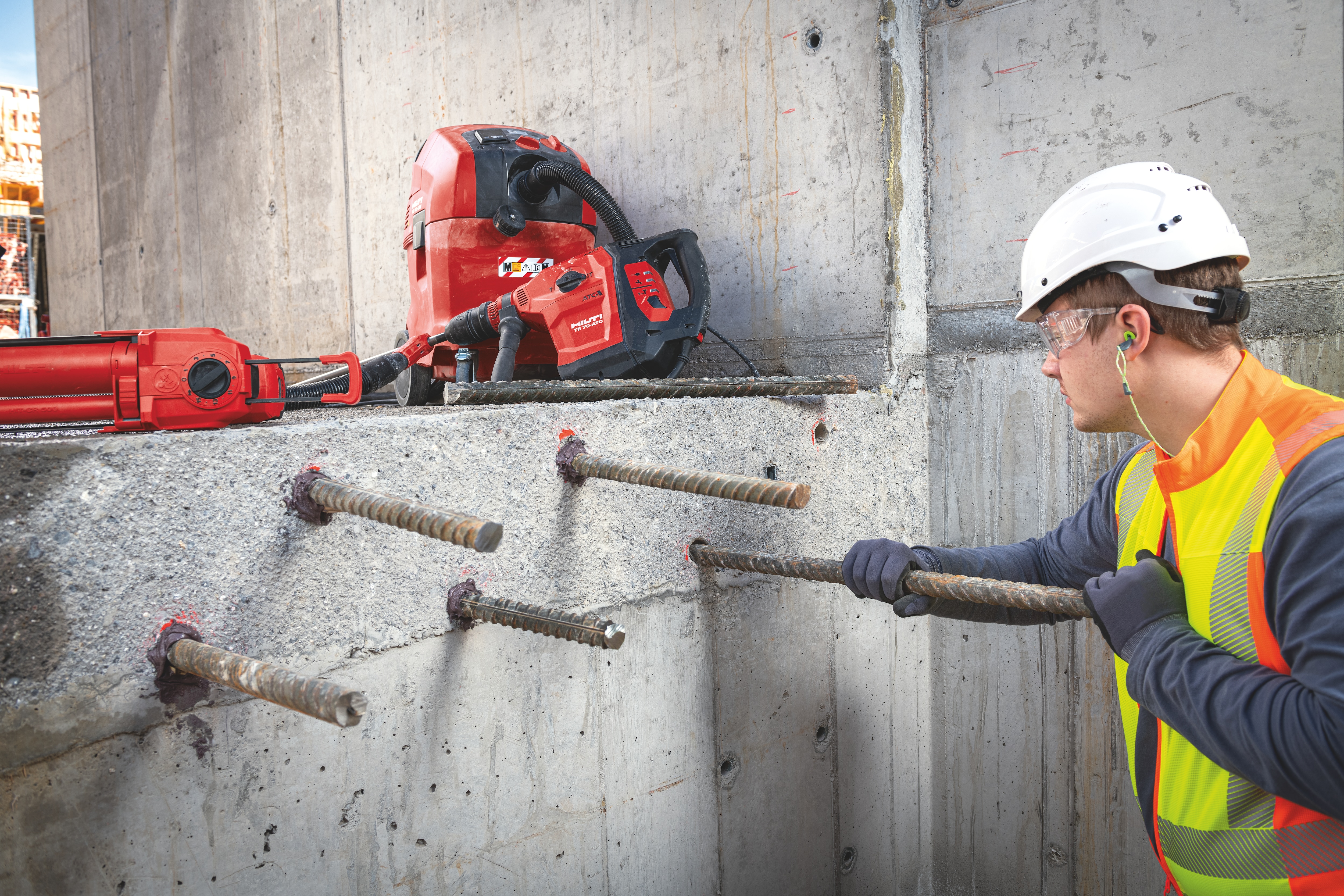 Las soluciones Hilti para refuerzos post-instalados cubren todas las necesidades desde diseño a prueba de calidad