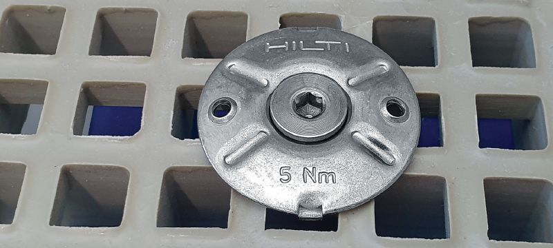 Espiga de fijación para rejillas estrechas X-FCM-R NG (acero inoxidable) Espiga de fijación para rejillas estrechas con acero inoxidable para fijación de rejillas de piso de tamiz estrecho con pernos roscados en entornos de corrosión alta Aplicaciones 1