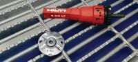 Espiga de fijación para rejillas estrechas X-FCM-R NG (acero inoxidable) Espiga de fijación para rejillas estrechas con acero inoxidable para fijación de rejillas de piso de tamiz estrecho con pernos roscados en entornos de corrosión alta Aplicaciones 2