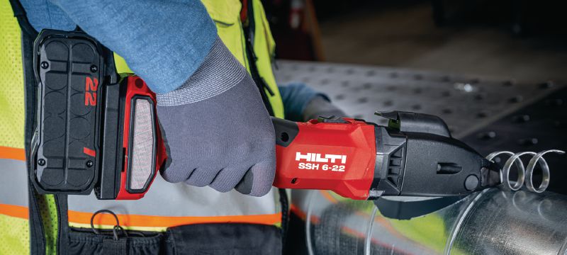 Cortadoras de metal a batería SSH 6-22 CD Cortadoras de doble corte a batería para brindar cortes rápidos en conductos de ventilación y de espiral de hasta 4 veces 0.9 mm│20 Gauge. Se incluyen discos Hilti SSH CD (plataforma de batería Nuron) Aplicaciones 1