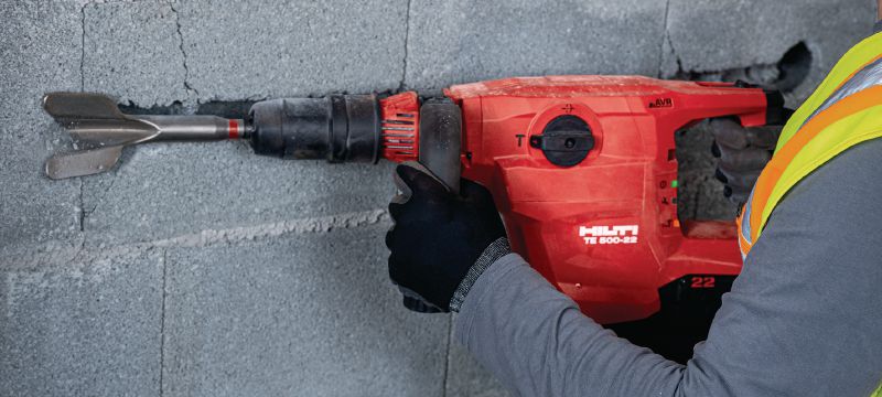 Martillo rompedor a batería TE 500-22 SDS-Max Martillo rompedor y de demolición a batería SDS Max (TE-Y) con reducción activa de la vibración para el cincelado en hormigón o mampostería (plataforma de batería Nuron) Aplicaciones 1