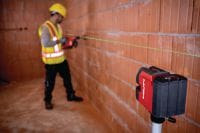 Láser de línea cruzada y plomada PM 20-CG 12V Láser combinado de luz verde con 2 líneas y 4 puntos para tareas de fontanería, nivelado, alineaciones y realización de escuadras (plataforma de batería de 12 V) Aplicaciones 1