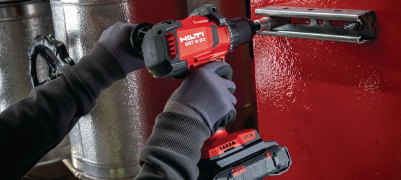 Perno roscado S-BT-MR HL (aluminio) Perno roscado atornillable (acero secundario inoxidable, rosca métrica) para fijaciones multiuso en aluminio en entornos altamente corrosivos Aplicaciones 1